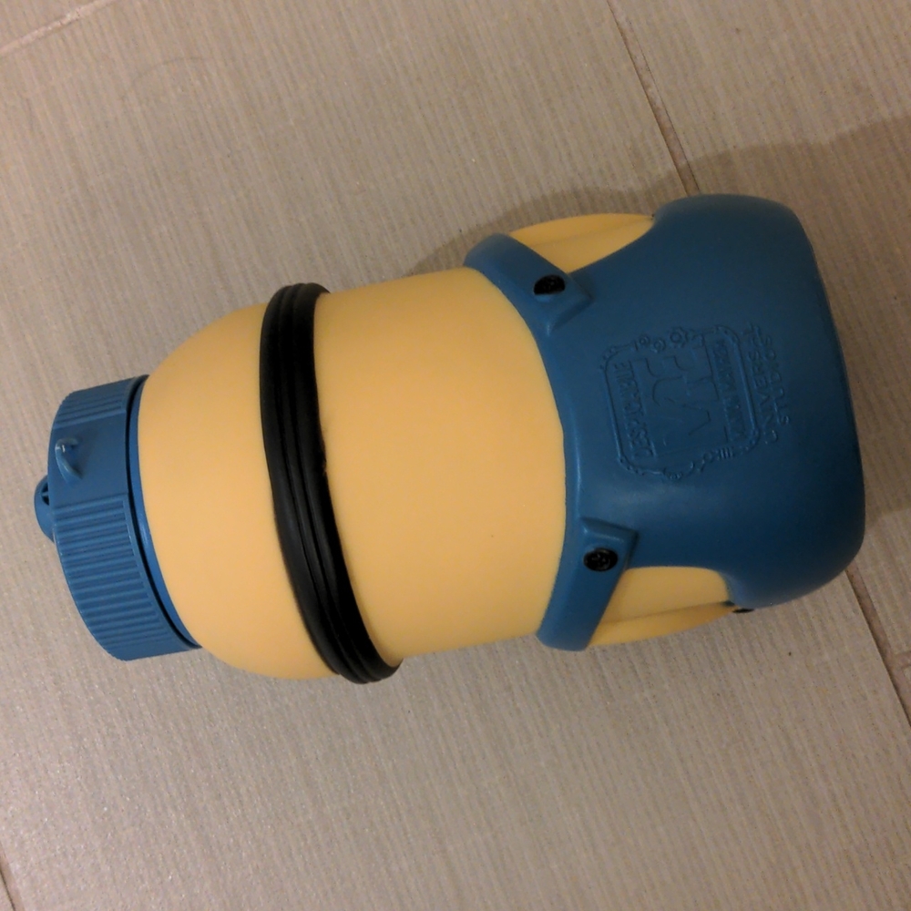 Minions water bottle - Picture 2 of 6